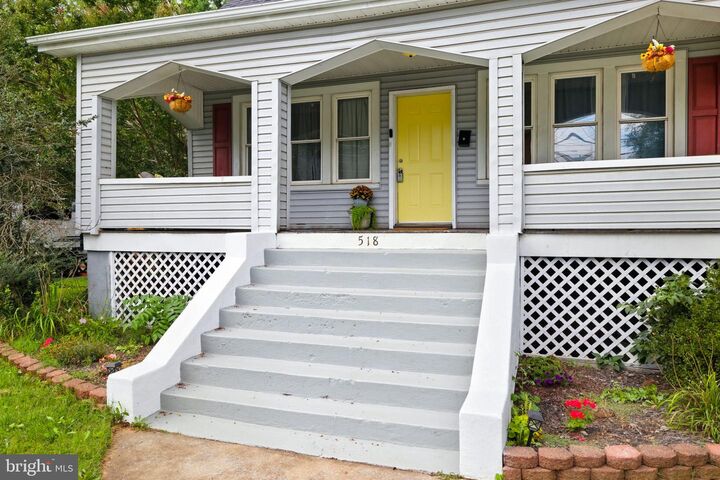 Property Photo:  518 Warren Avenue  VA 22630 