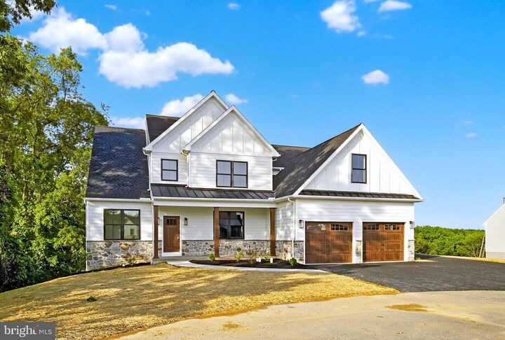 Property Photo:  19 Thaton Road  PA 17543 