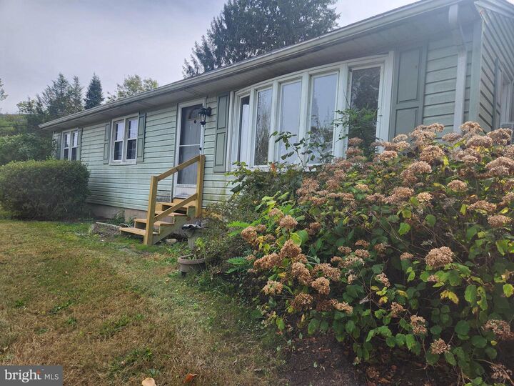 Property Photo:  10 Susquenita Hill Road  PA 17020 