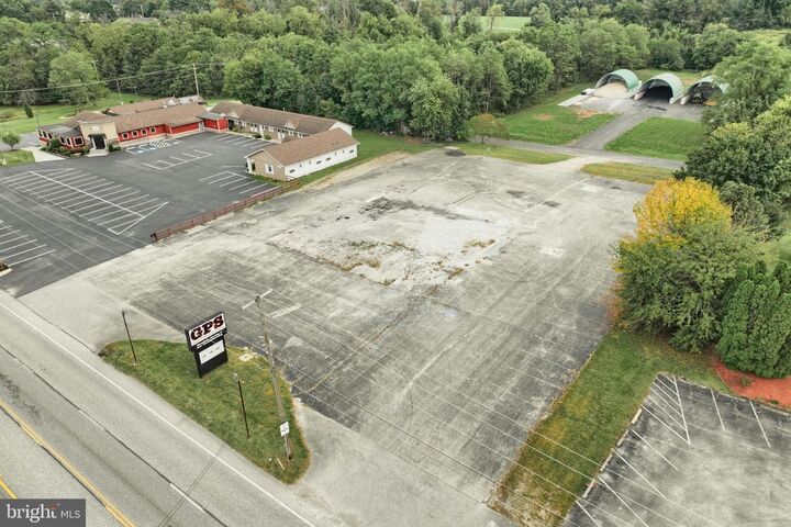 6431 York Road  New Oxford PA 17350 photo