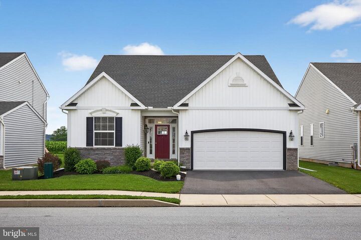 504 Jared Way  New Holland PA 17557 photo