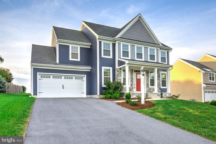 Property Photo:  532 Spring Hollow Drive  PA 17557 