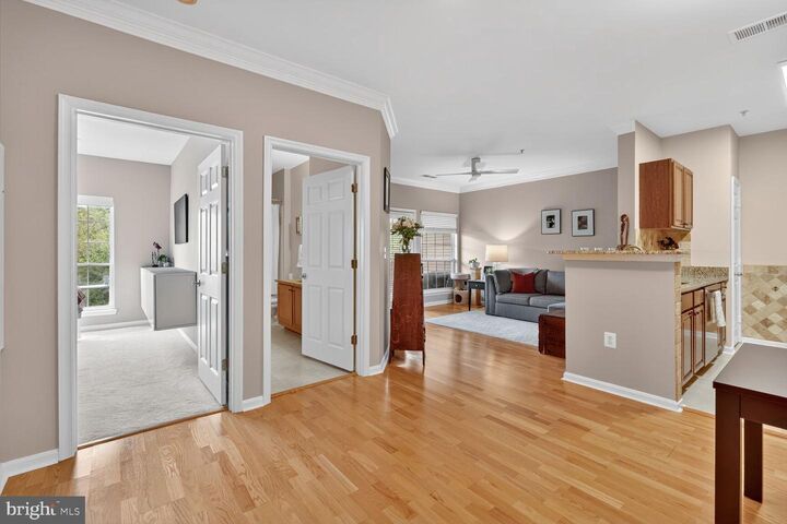 Property Photo:  4862 Eisenhower Avenue 460  VA 22304 