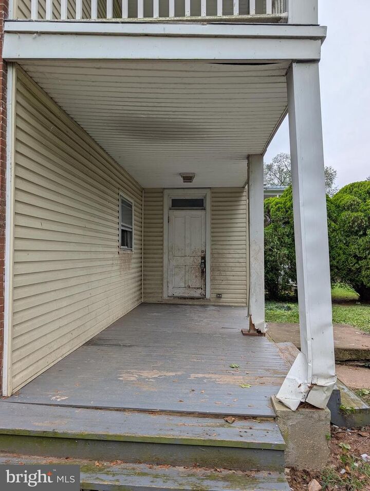 Property Photo:  102 E York Street  PA 17307 