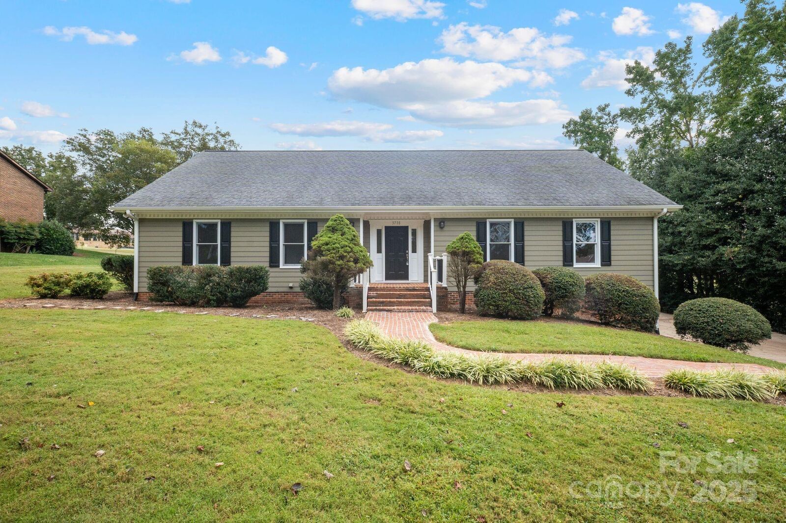 Property Photo: 3718 Club House Drive NE NC 28613