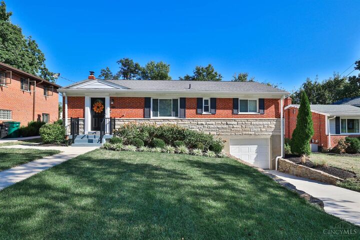 2868 Pineridge Avenue  Cincinnati OH 45208 photo