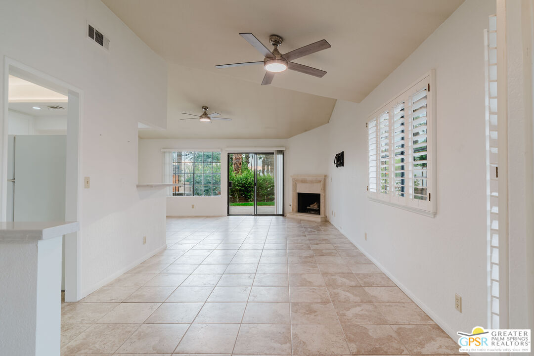 Property Photo:  46400 Ryway Pl  CA 92260 