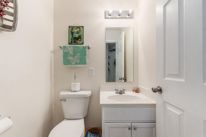Property Photo: 5680 Battle Creek Way OH 43228
