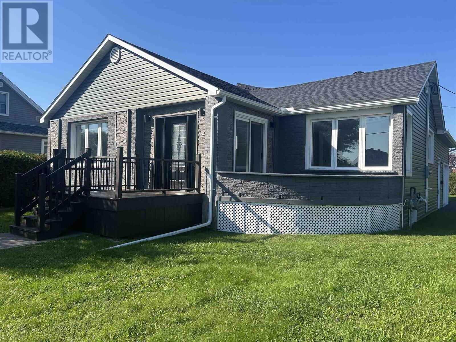 Property Photo:  695 Korah Rd  ON P6A 5W6 