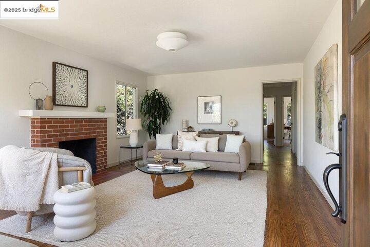 Property Photo:  556 Norvell St  CA 94530 