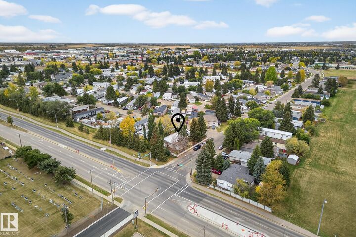 Property Photo:  18 305 Calahoo Road  AB T7X 3K8 