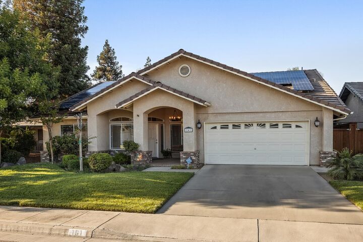 Property Photo:  161 Sunset Street  CA 93631 