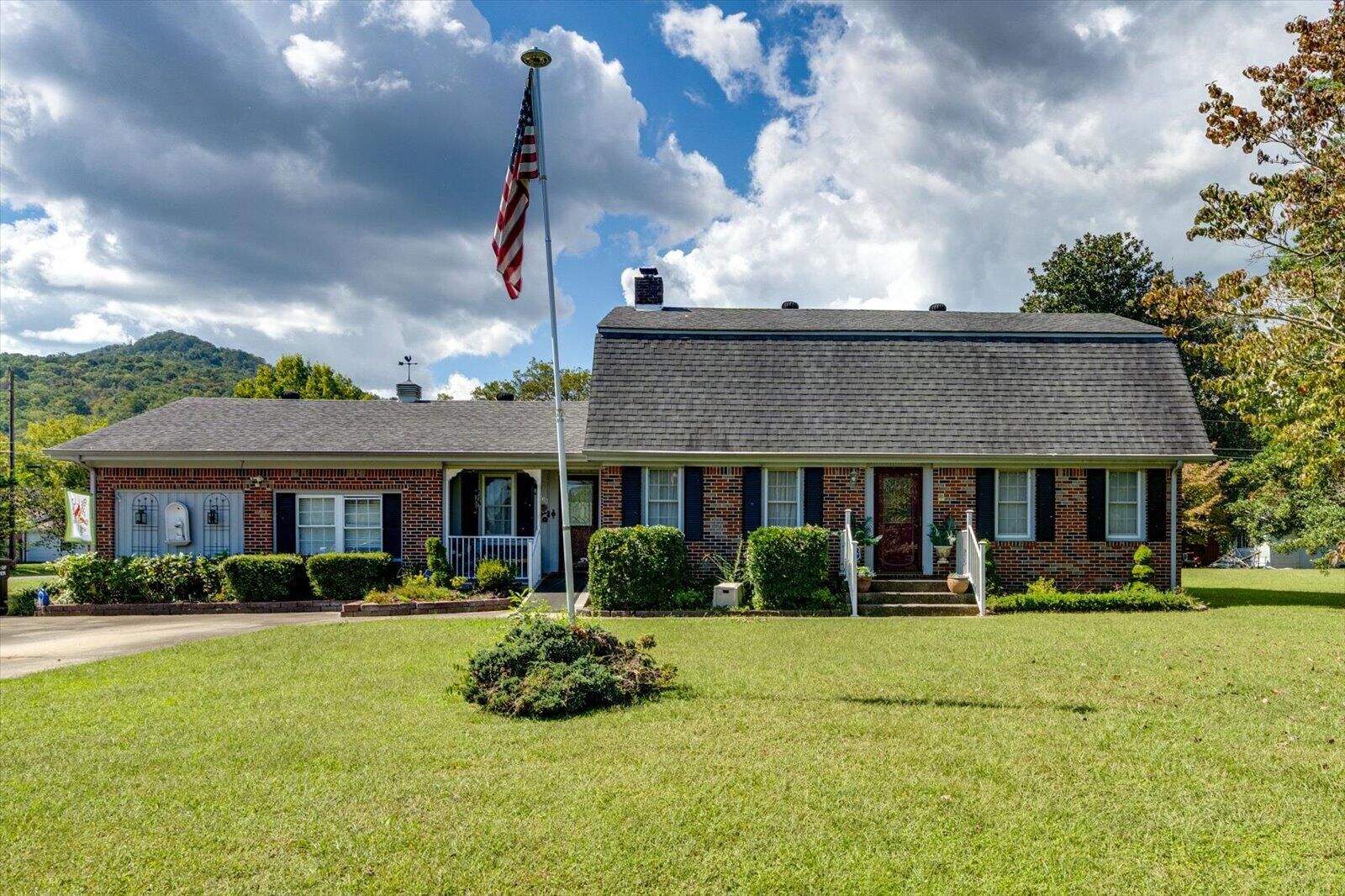 Property Photo: 1103 Hudson Avenue TN 37347