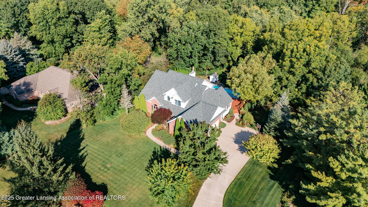 Property Photo:  4400 Selwood Court  MI 48895 