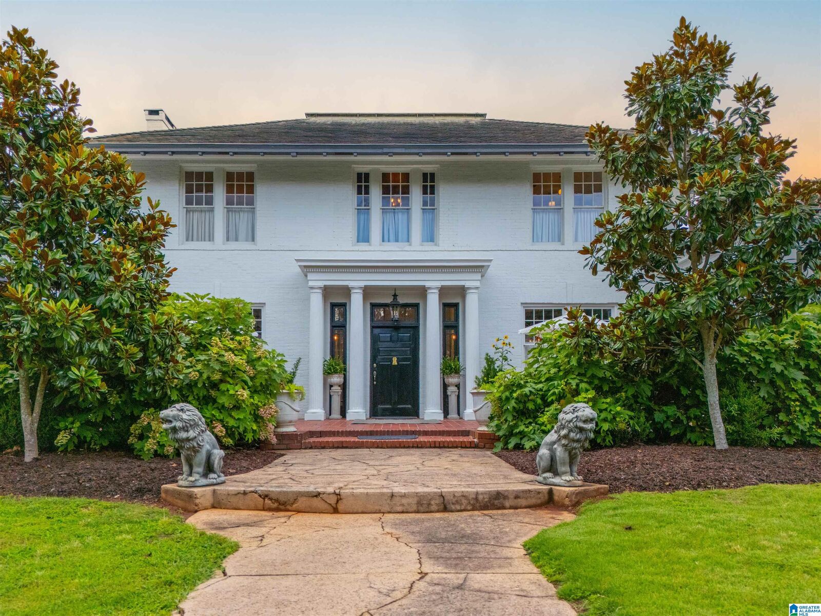 Property Photo:  701 E 6th Street  AL 36207