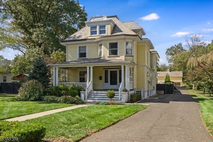 Property Photo:  237 Beechwood Ave  NJ 08846 