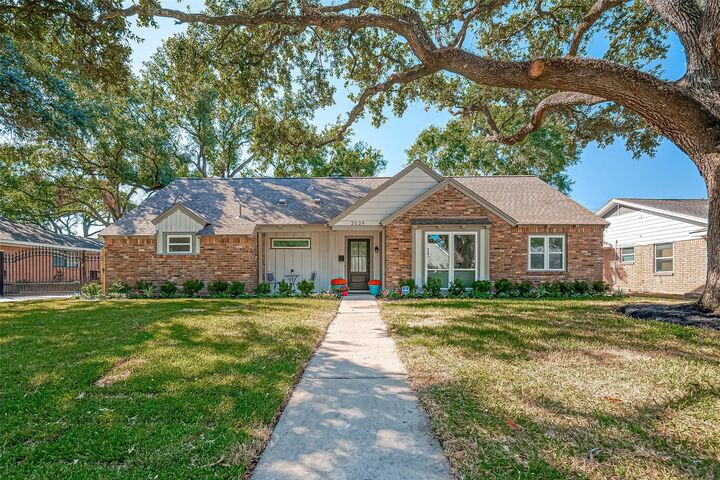 Property Photo:  3539 Woodvalley Drive  TX 77025