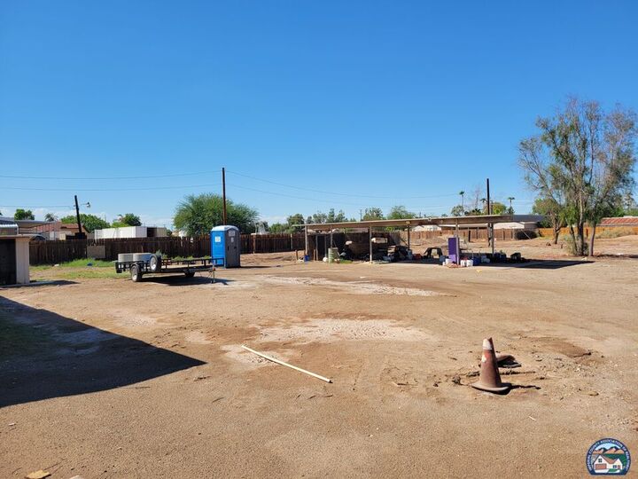 Property Photo:  266 W Horne Rd  CA 92243 