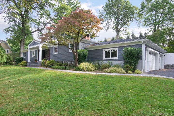 Property Photo:  27 Hawthorne Way  NY 10530 
