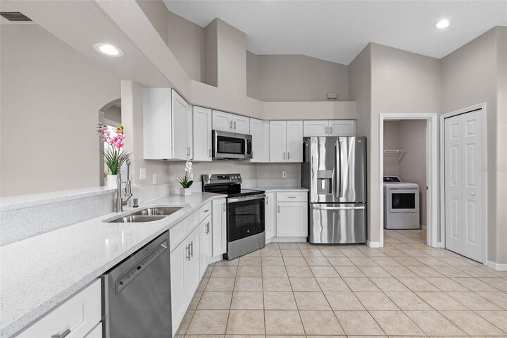 Property Photo:  5535 Sir Churchill Drive  FL 34748 