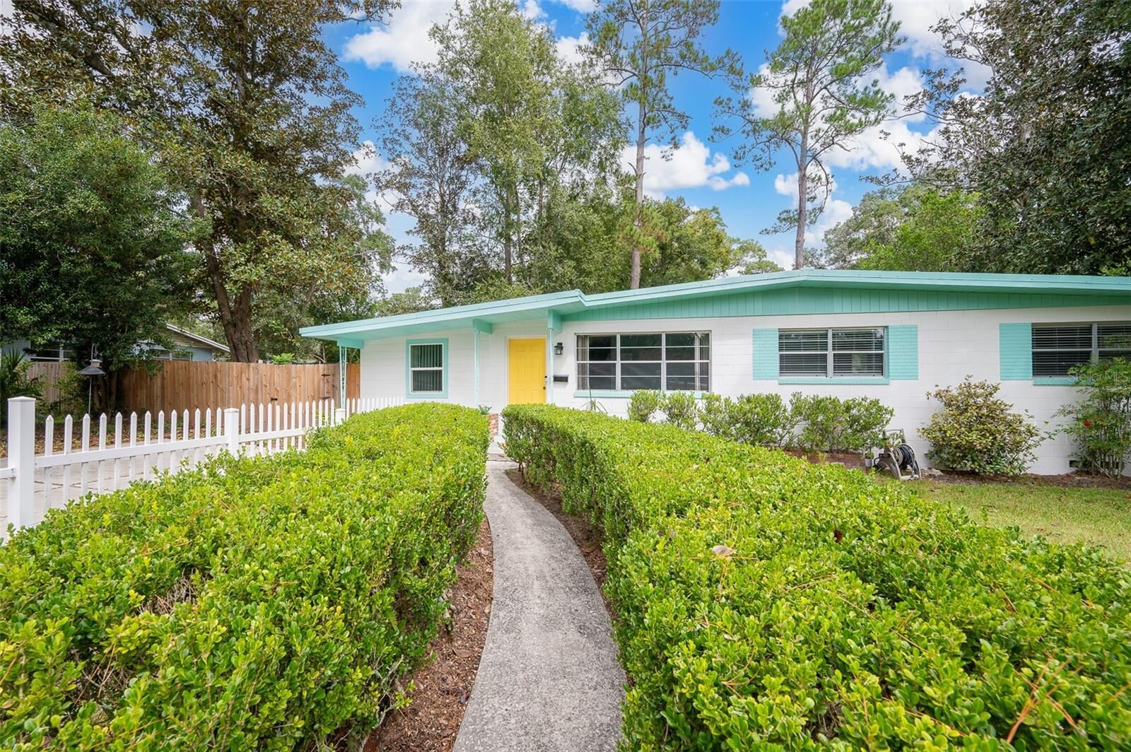 Property Photo:  1626 NW 34th Place  FL 32605 