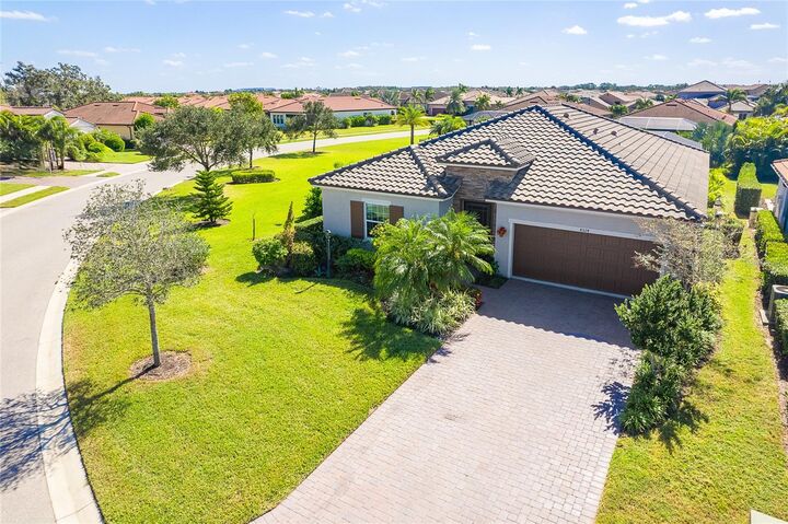 Property Photo: 4524 Baltry Court FL 34211