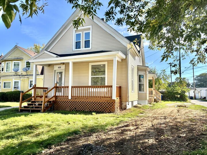 423 Cliff Ave  Racine WI 53404 photo