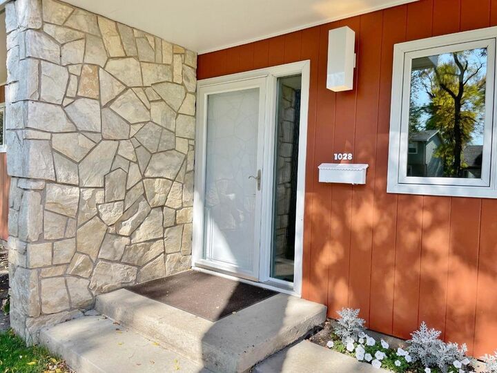 Property Photo:  1028 W Central Avenue  ND 58701 