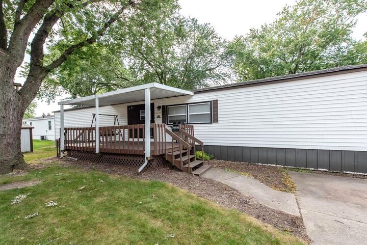 Property Photo:  3285 Meadow Drive  IL 60085 