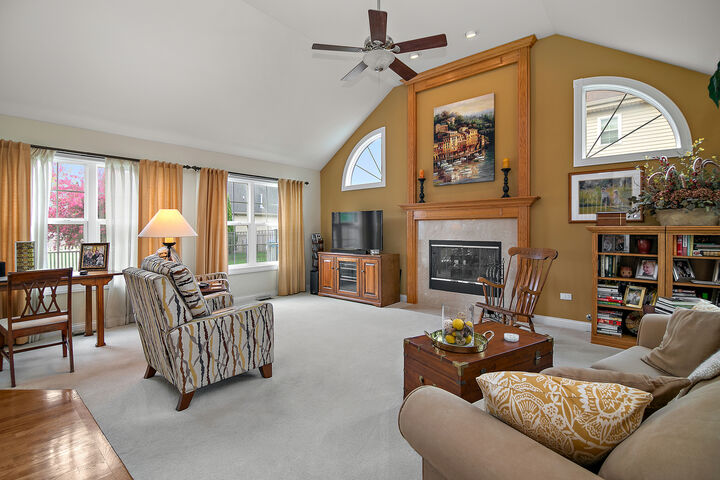 Property Photo:  318 Maple Street  IL 60401 