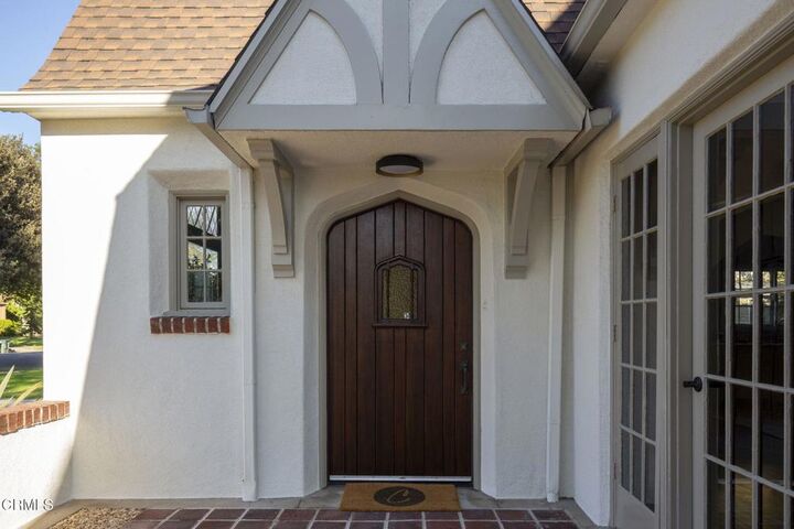 Property Photo:  2074 Las Lunas Street  CA 91107 