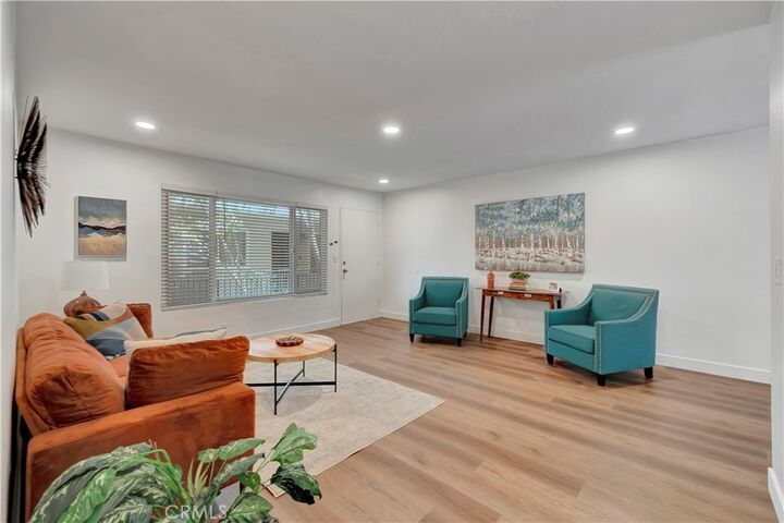 Property Photo:  444 Obispo Avenue 201  CA 90814 