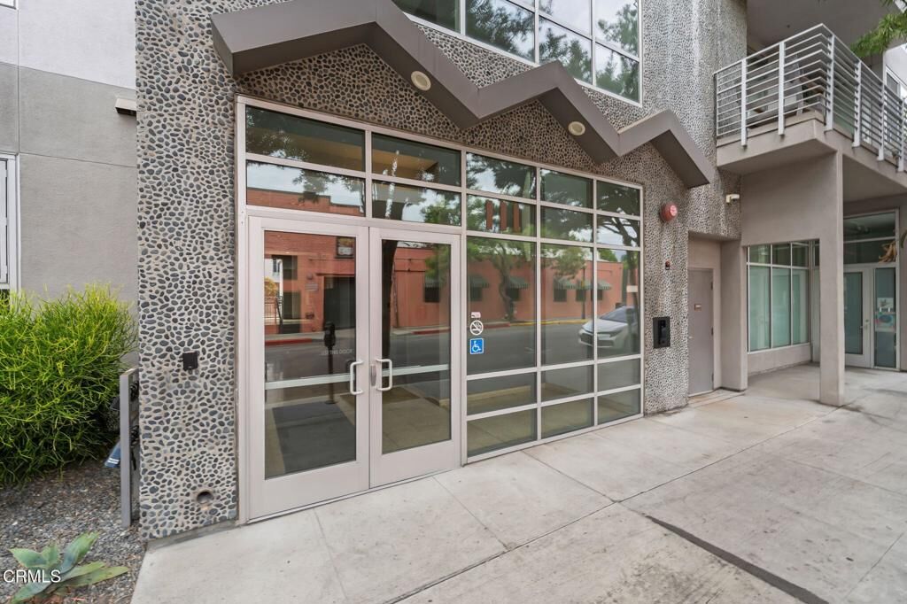 Property Photo: 111 S De Lacey Avenue 313 CA 91105