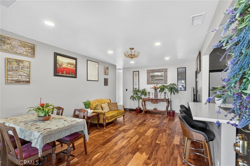 Property Photo:  22430 Susana Avenue  CA 90505 