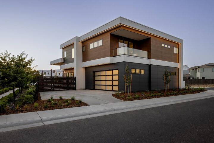 Property Photo: 660 Old Burns Way CA 95819