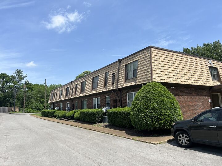 Property Photo:  441 Harding Pl B10  TN 37211