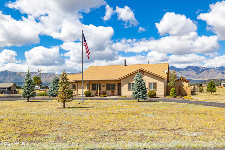 Property Photo: 9598 N Aldrich Road AZ 86004