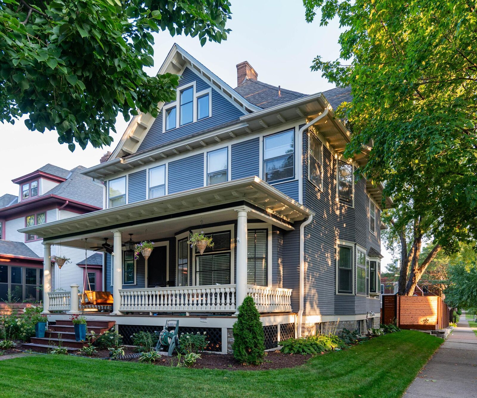 Property Photo:  976 Lincoln Avenue  MN 55105 