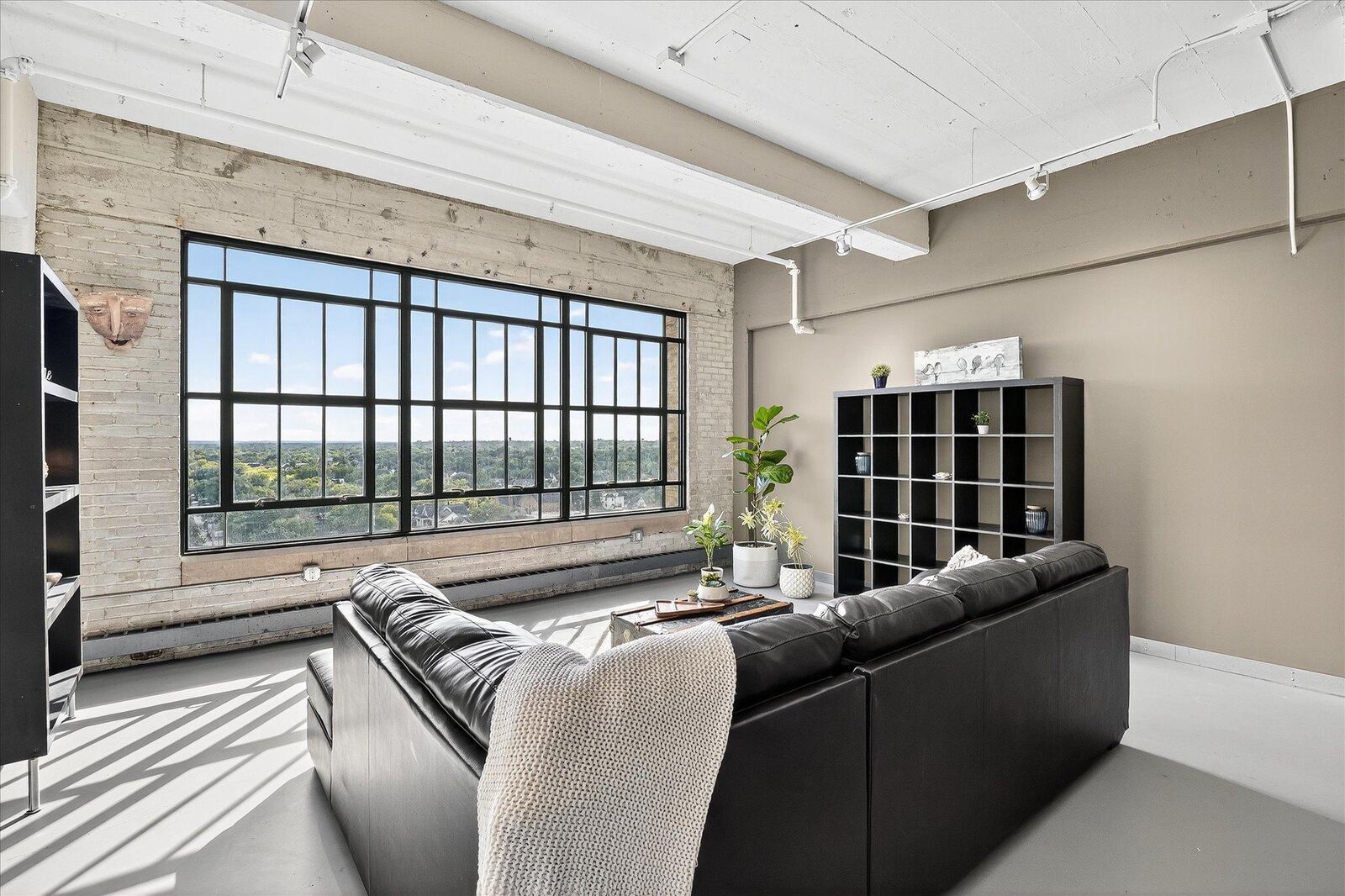 Property Photo: 2929 Chicago Avenue 1120 MN 55407