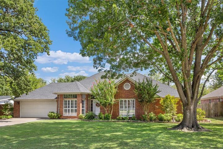 Property Photo: 113 Stone Briar Drive N TX 75482