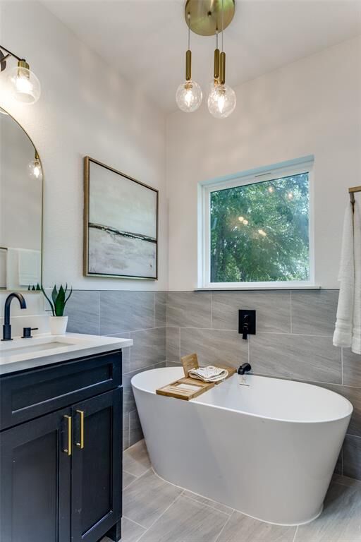 Property Photo: 3828 Winfield Avenue TX 76109