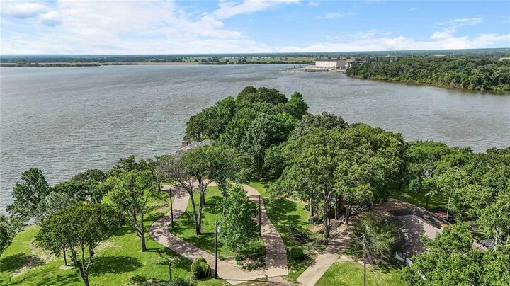 Property Photo: 555 Arrowwood Beach Road TX 75163