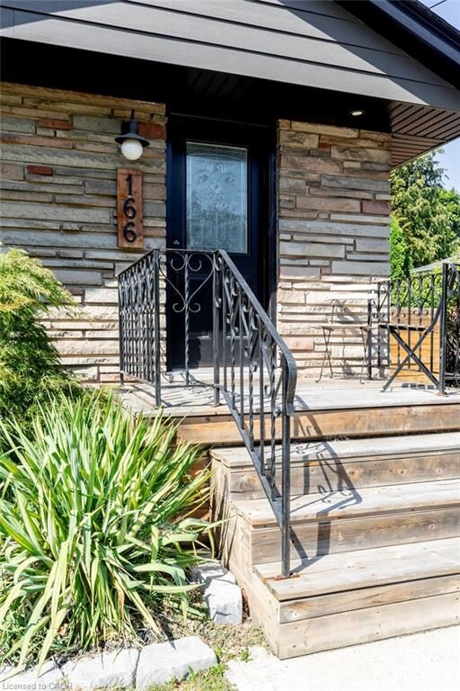 Property Photo:  166 West 33rd Street 1  ON L9C 5J2 