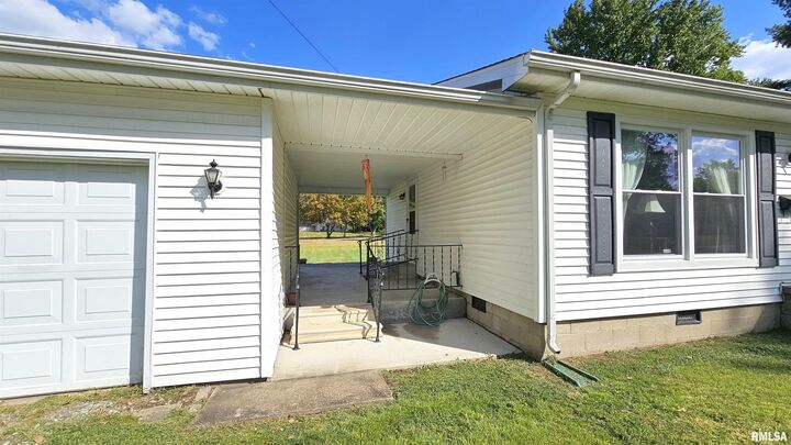Property Photo:  520 N 27th Street  IL 62948 