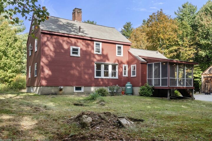 Property Photo:  7 Gowing Ln  MA 01864 