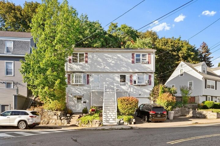 Property Photo:  94 Mount Vernon Street 94  MA 02148 