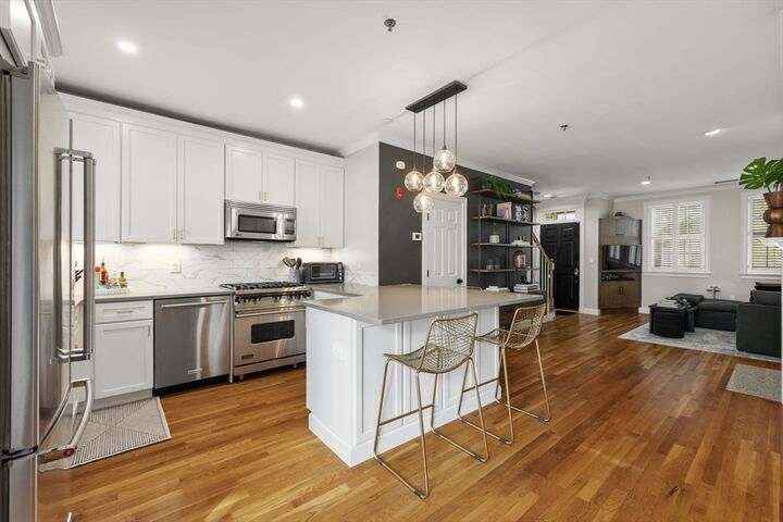 Property Photo:  98 Warren Street 98  MA 02129 