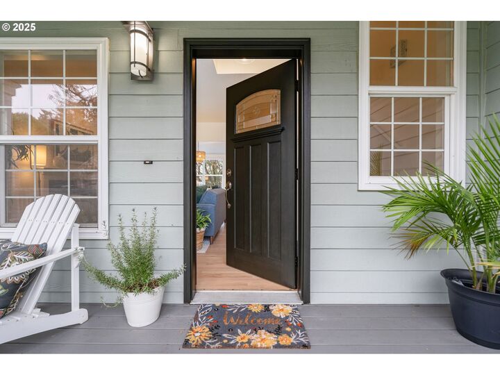 Property Photo: 6244 Frost Ln OR 97035