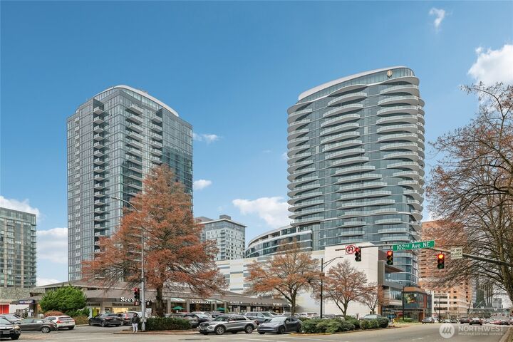 838  Avenue Square  NE 1605  Bellevue WA 98004 photo