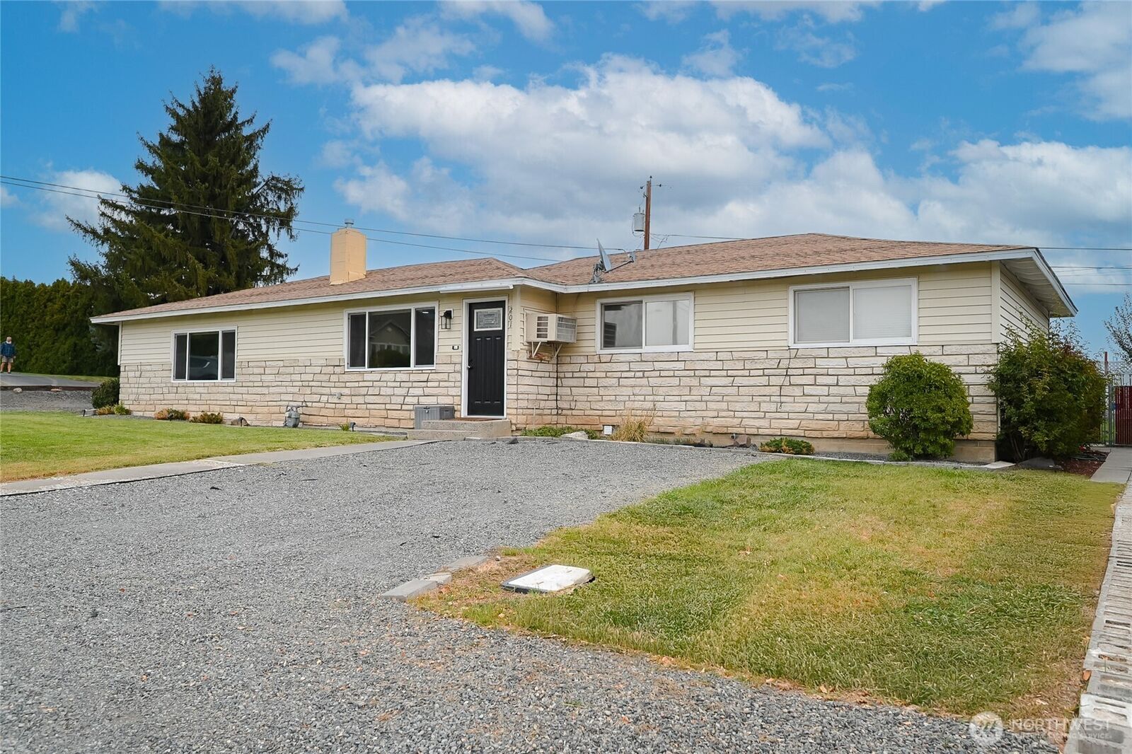Property Photo:  201 S 66th Avenue  WA 98908 